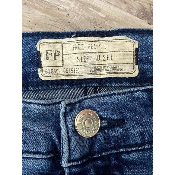 Free People Skinny Jeans Ankle Cropped Stretch Distressed Women’s Size W28L - Picture 6 of 7